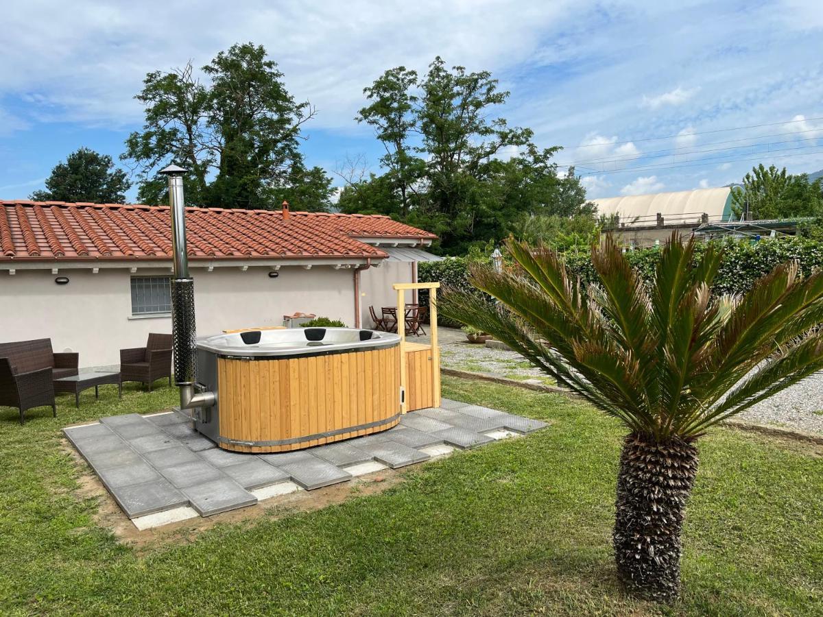 Vila La Camelia Massa e Cozzile Exteriér fotografie