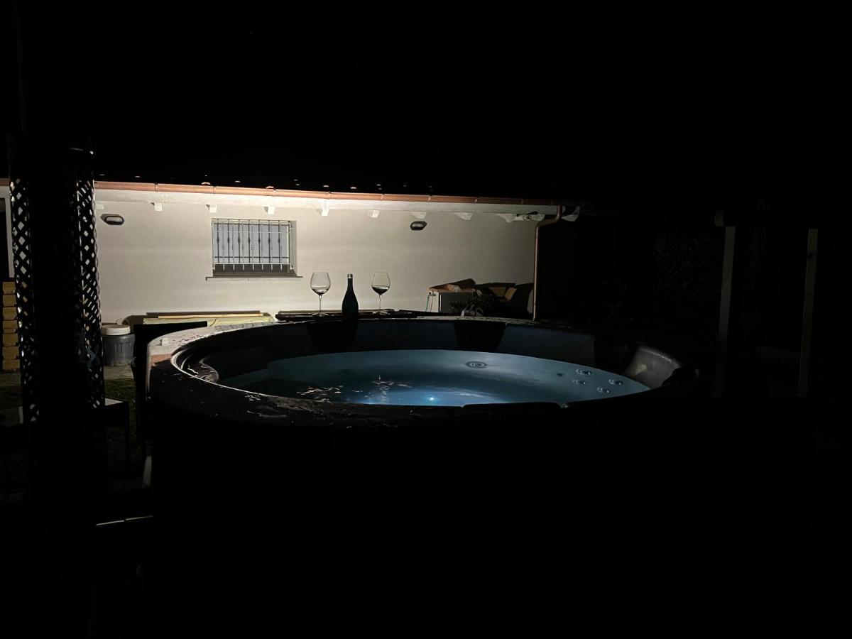 Vila La Camelia Massa e Cozzile Exteriér fotografie